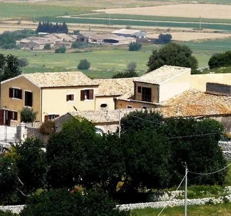 Tenuta Margitello Farm stay *